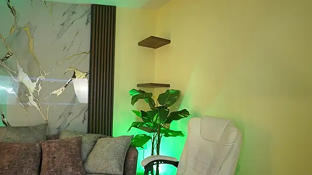 MarianCole online show from March 16, 7:40 pm