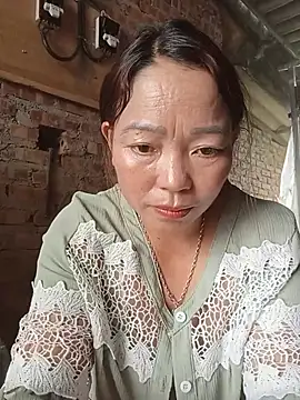 Yellow-pink online show from July 2, 3:23 am