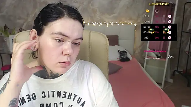 Qwerty Anna Lbo online show from March 18, 7:02 am