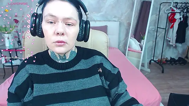 Qwerty Anna Lbo online show from March 11, 3:44 am