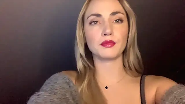 ScarlettSensitive online show from May 3, 8:12 pm