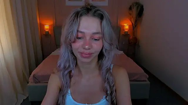 LuluAlis online show from July 13, 3:57 pm