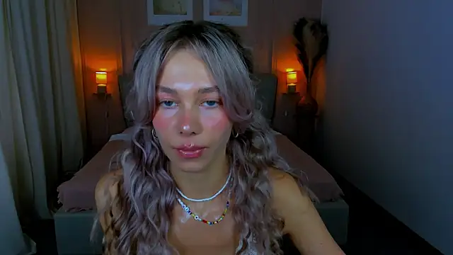 LuluAlis online show from July 25, 5:53 pm