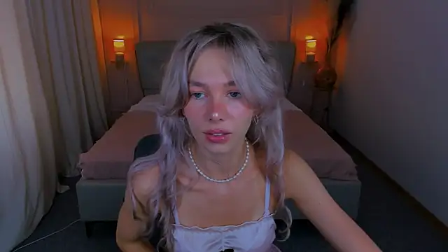 LuluAlis online show from July 5, 2:34 pm