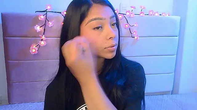 MiaCute fit8 online show from March 17, 7:40 pm