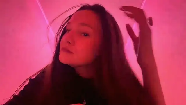 Hannatrai online show from March 10, 3:38 pm