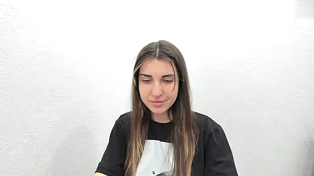 summmmersky1 online show from March 13, 7:48 pm