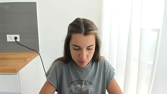 summmmersky1 online show from July 7, 10:52 am