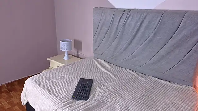 Lilyplayful 1 online show from March 12, 9:17 pm