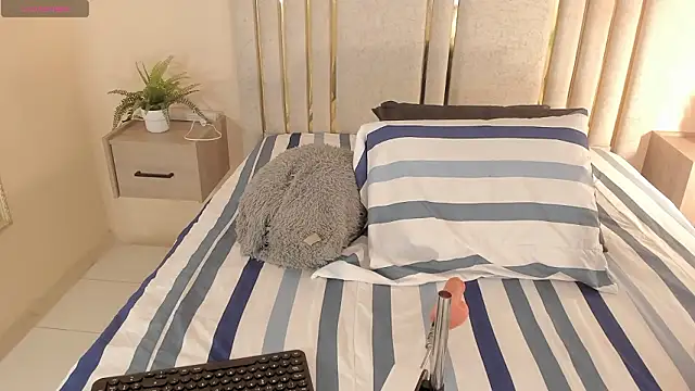 Manurousee online show from March 17, 8:02 pm