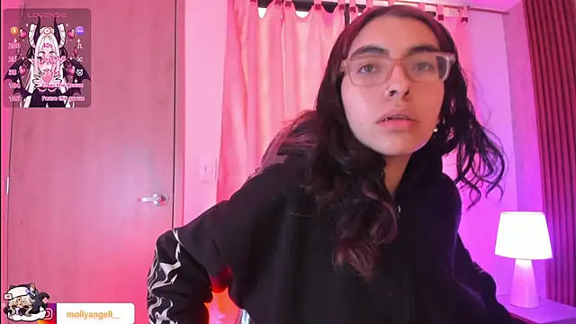 Molly A online show from July 23, 4:04 pm