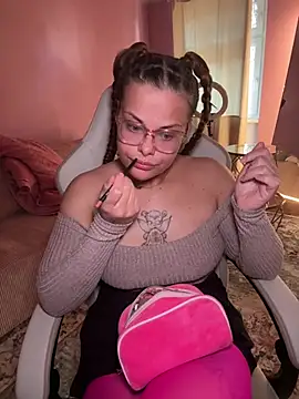 EmiliaSunx online show from March 18, 1:16 pm