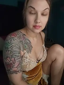 NicolePearl online show from August 2, 12:57 am