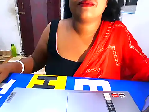 IamRiva online show from August 5, 6:47 pm