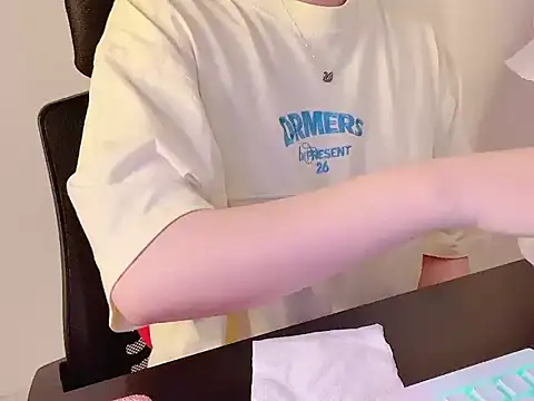 hunhun122 online show from July 11, 5:57 pm