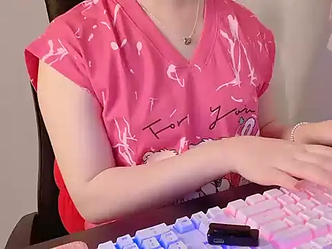 hunhun122 online show from July 4, 6:59 pm
