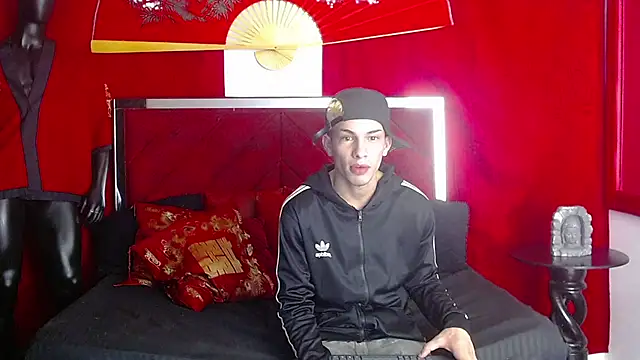 Naughty Couple13 online show from March 14, 12:39 pm