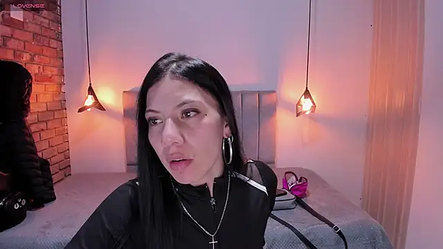 Abril Fox   online show from April 23, 8:00 pm