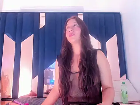 IvonneSkariel online show from March 15, 4:53 pm