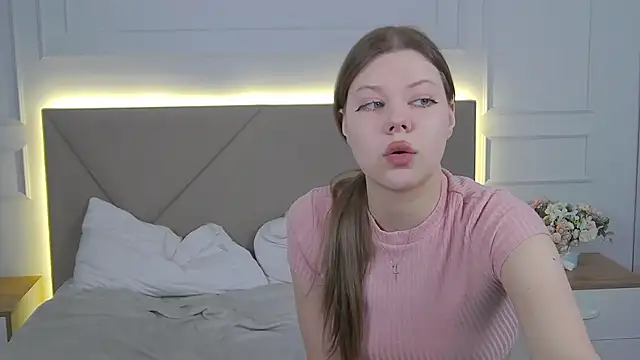 Sophie Rays online show from March 17, 5:44 am