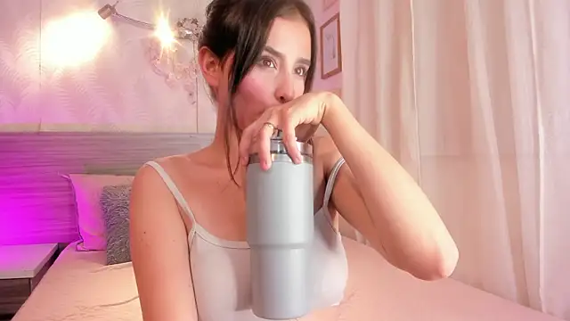 KarolyneLune online show from August 5, 3:51 pm