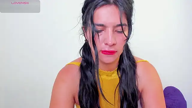 kyliewilso online show from March 15, 12:40 pm