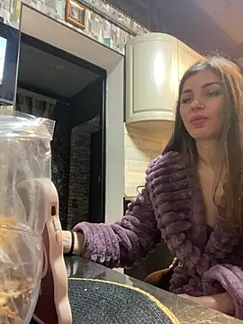 GlamXX online show from March 17, 9:30 pm