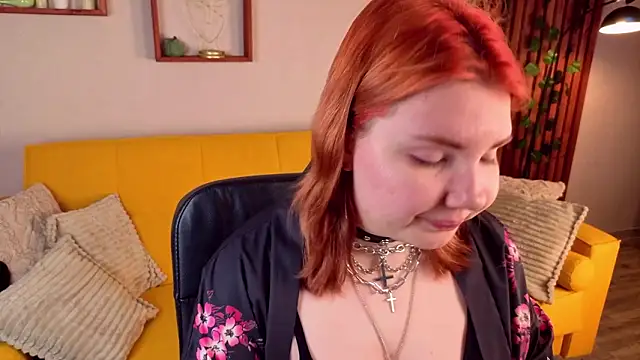 AliceeFreeman online show from March 18, 3:22 am