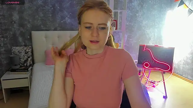 Shiny Liss online show from May 5, 1:41 am