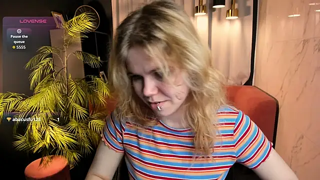 ElizabethVane online show from June 14, 5:41 am