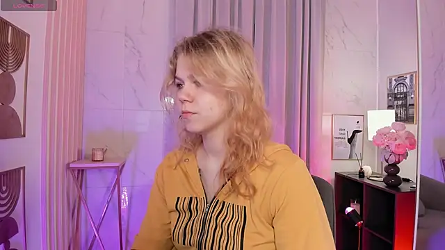 ElizabethVane online show from July 2, 5:35 am