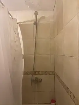 Yes 2102 online show from March 18, 9:42 pm