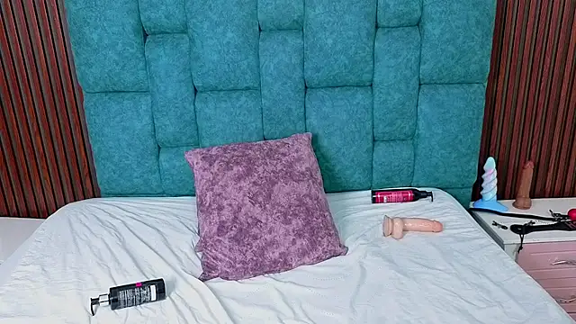 AnnieHiper online show from April 15, 7:58 pm