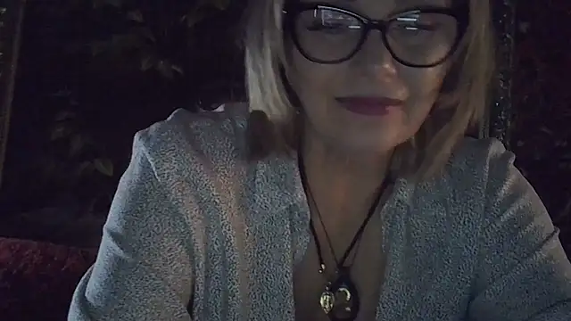 Lia Rayss online show from April 29, 6:46 pm