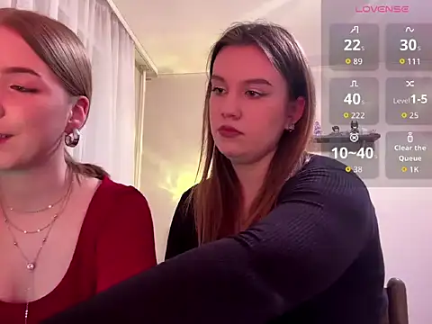 DioneYsaguirre online show from March 17, 7:51 pm