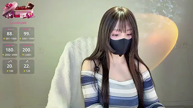 yueyue-7777 online show from April 12, 12:19 pm