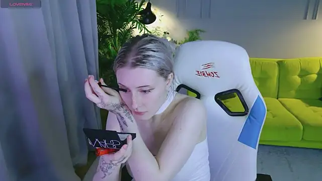 oh  lily online show from July 15, 1:38 pm