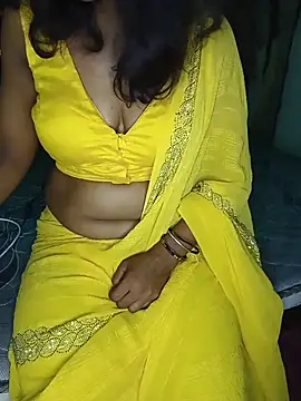 mayakapoor880 online show from June 5, 6:47 pm