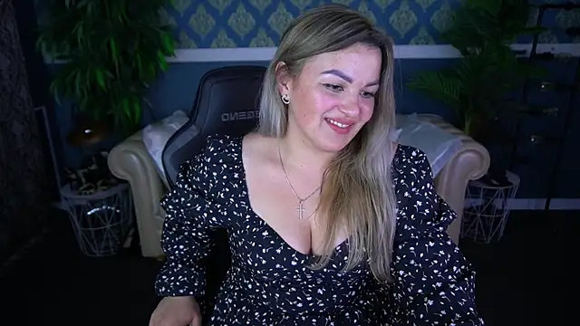 AlissyaGrayy online show from June 21, 6:56 pm