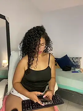 Luciianita lov199 online show from April 28, 3:00 am