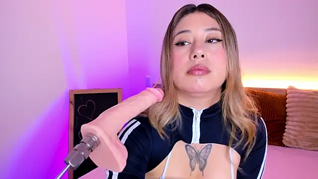 Amber Palmer online show from July 5, 9:09 pm
