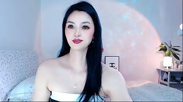 Evelyn-007 online show from April 17, 11:45 am