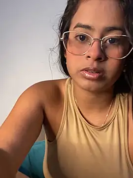lucirganaxxx online show from June 6, 4:30 am