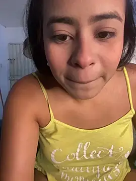 lucirganaxxx online show from May 6, 3:54 am