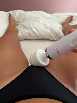 Emiliebl online show from July 16, 11:59 am