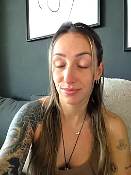 NicoleKaiser online show from May 1, 6:05 am