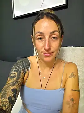 NicoleKaiser online show from April 26, 6:05 pm