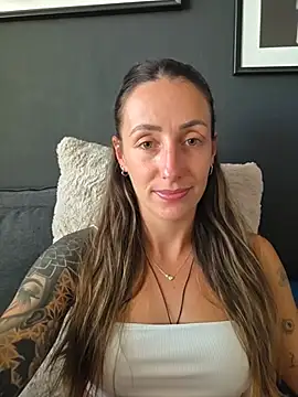 NicoleKaiser online show from June 25, 5:14 pm