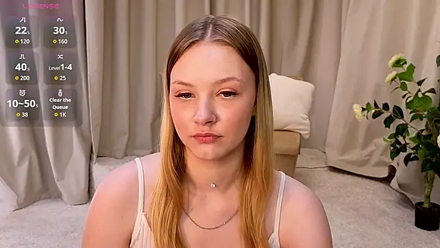 StaceyyJones online show from June 8, 11:22 am
