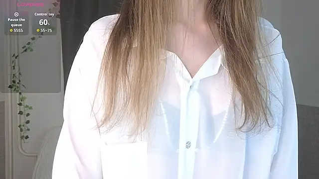 Emily Nelsonn online show from June 23, 4:05 pm